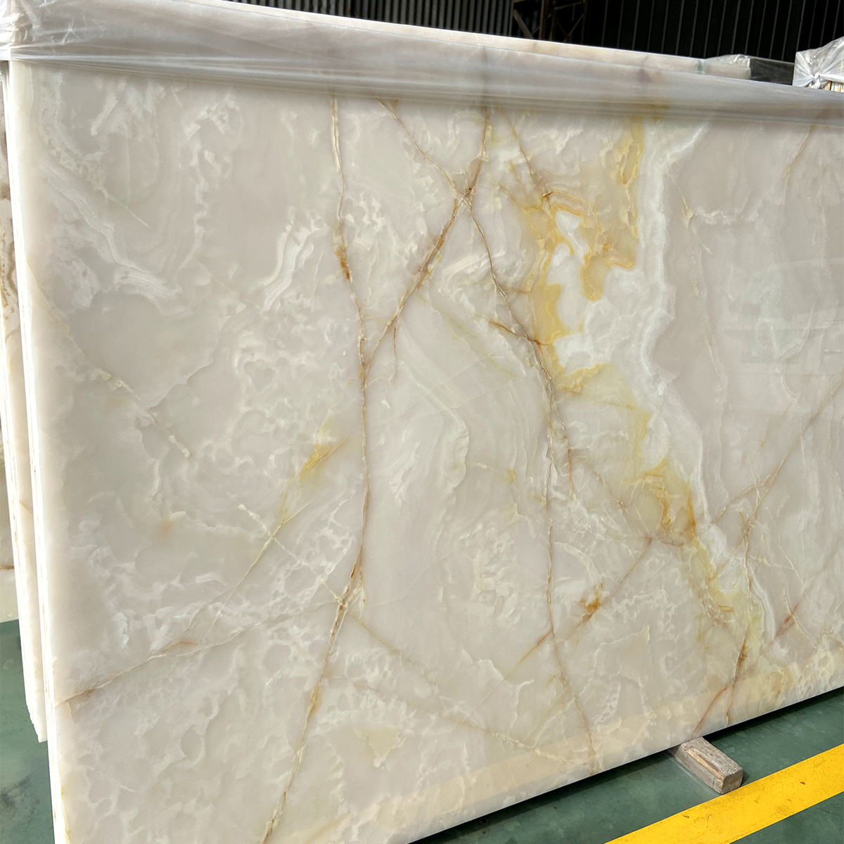 Natural Luxury White Onyx Slab For Villa Luxury Store Hotel Shopping Mall Decoration Projects