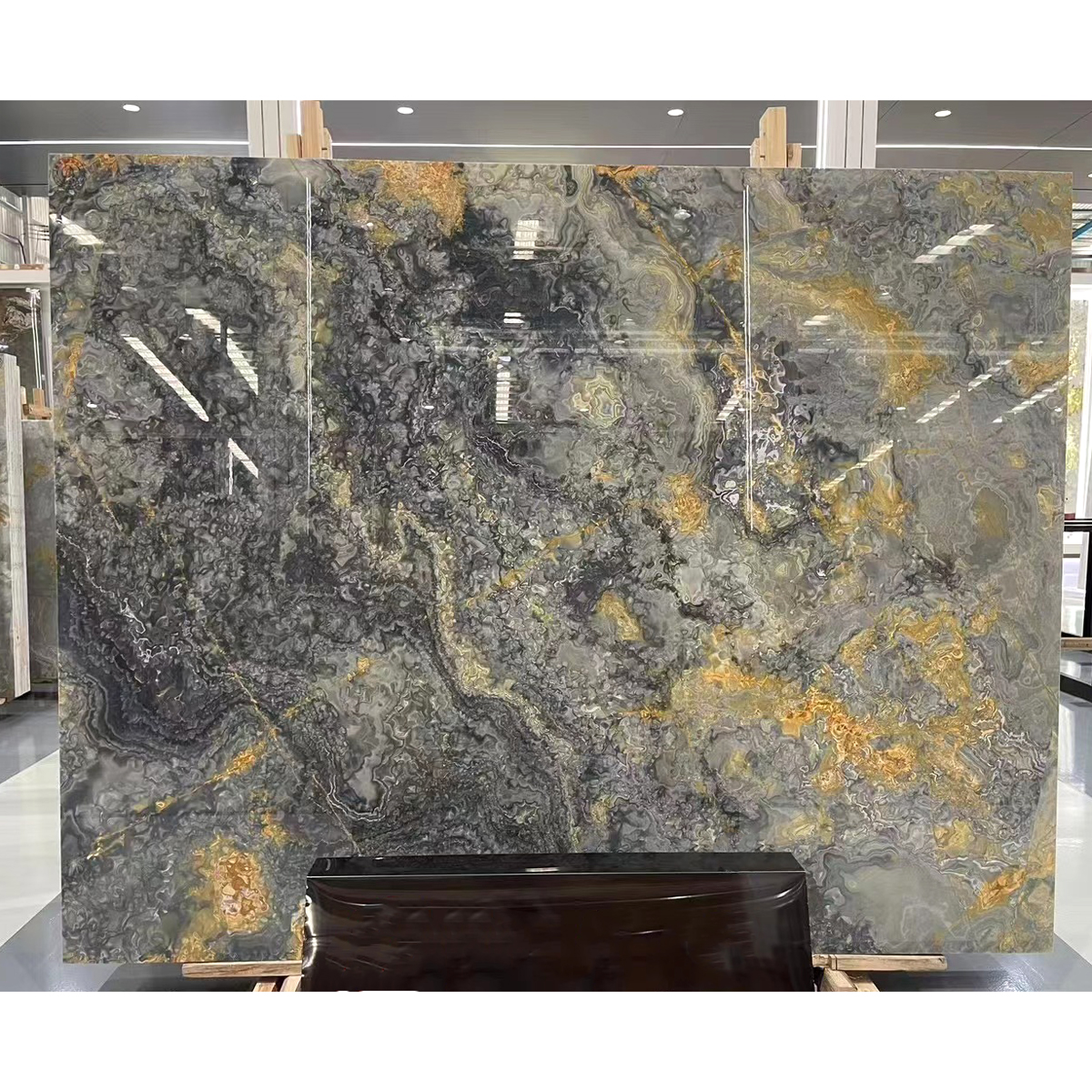 Luxury Golden Ink Onyx Slab For Kitchen Island Countertop Wall Panel Floor Tiles Luxury Store Decoration